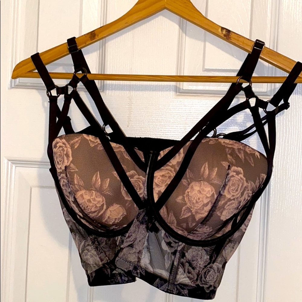 Sexy Femme meets dom bustier